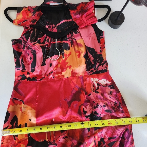 Tahari Pink Red Sleeveless Pleated Sheath Floral Dress Zip Stretch Womens Size 8 - Picture 10 of 12